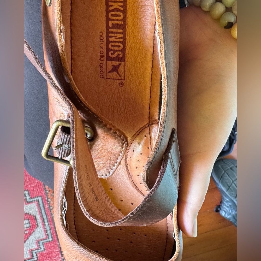 Pikolinos 11 Women two tone Leather Mary Jane Kitten heels ($199 retail) - Picture 6 of 13